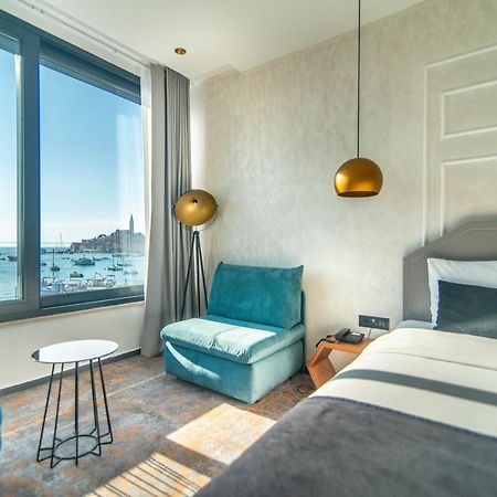 Hotel Delfin Rovinj Buitenkant foto
